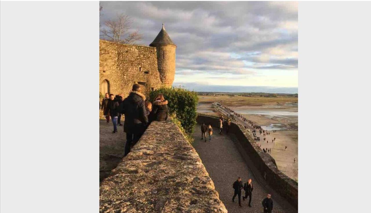 Maison Familiale A 10 Min Du Mont Saint Michel 蓬托尔松 外观 照片